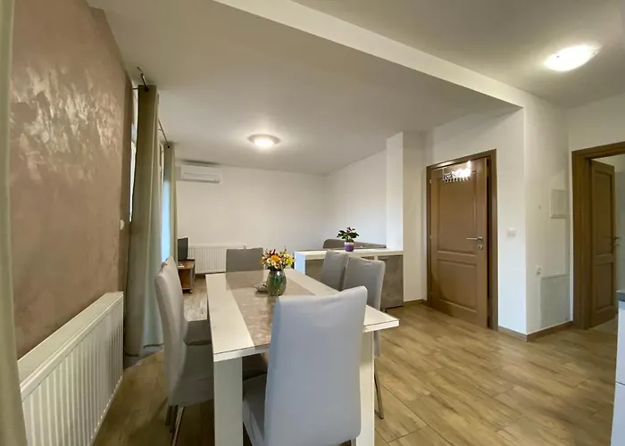Kraljevic Apartamento