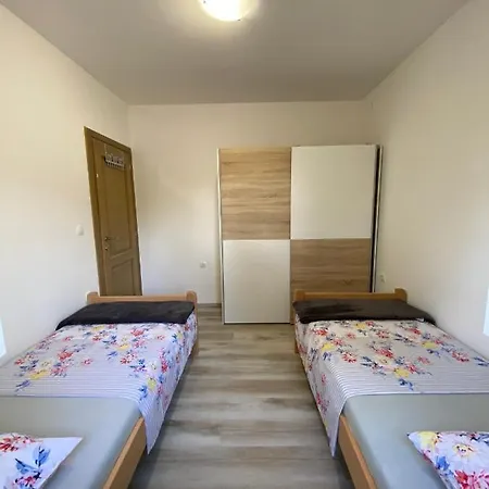 Kraljevic * Vrh (Krk)