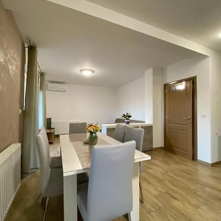 Kraljevic アパート